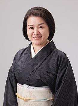 鈴木 絢女